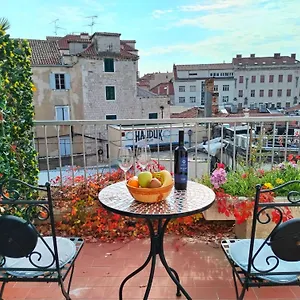 Sunny Terrace Appartement